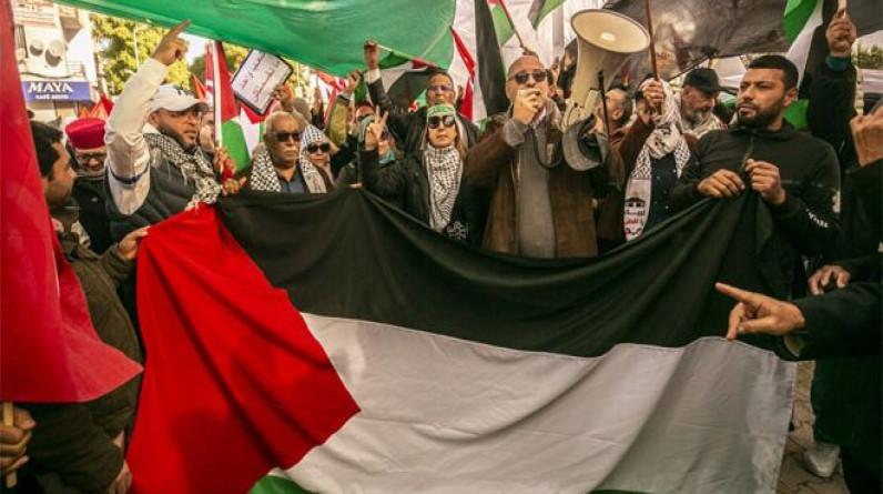 مئات الآلاف يتظاهرون في مدن عربية وغربية لوقف الحرب على غزة